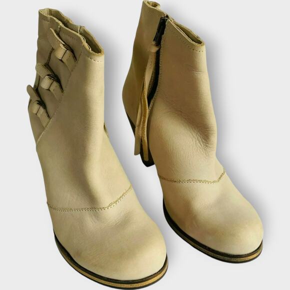 Holding Horses Buckled Triad Booties Block Heel Ivory Leather Boots Size 36 6 - Picture 6 of 9